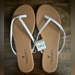 NWT Vintage Y2K Classic American Eagle Outfitters White Flip Flops Tan Sole Sz 9